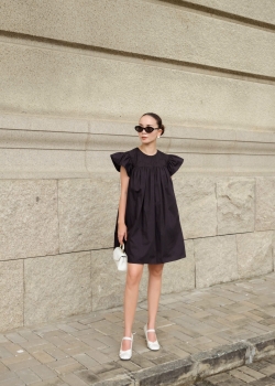 ĐẦM BABYDOLL ĐEN TAY XÒE CỔ REN