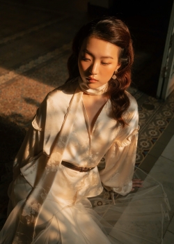 BLOSSOM IVORY BLOUSE