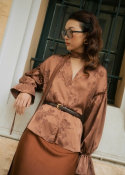 BLOSSOM MOCHA BLOUSE